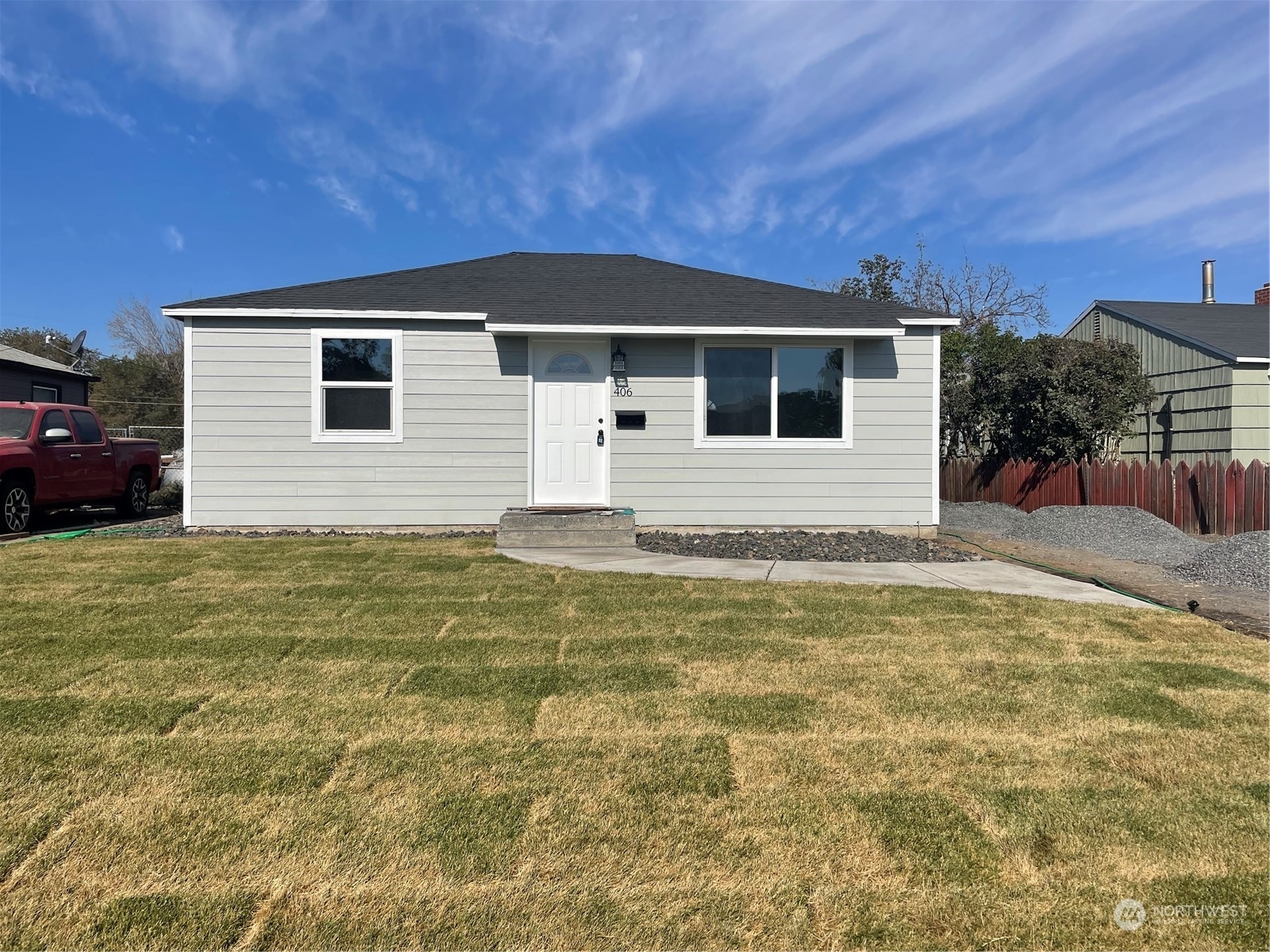 Property Photo: 406 N Mattson Avenue WA 98837