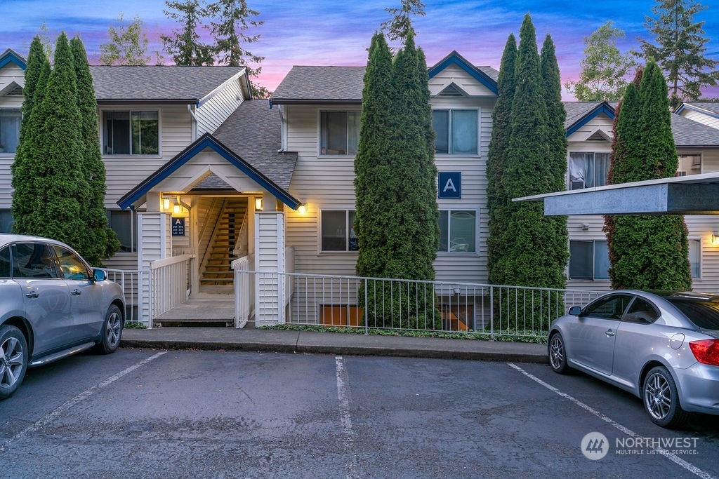 Property Photo: 5000 Lake Washington Boulevard NE A102 WA 98056