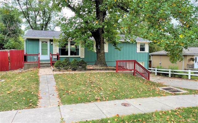 Property Photo:  4007 NW 52nd Street  MO 64150 