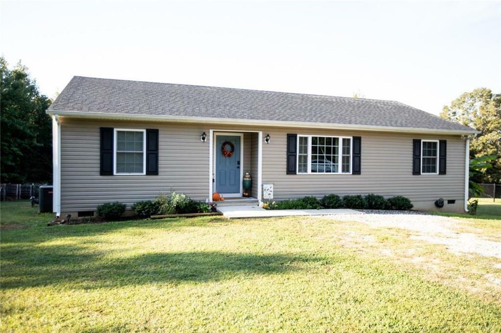 Property Photo:  135 Mil-Scott Rd  VA 23901 