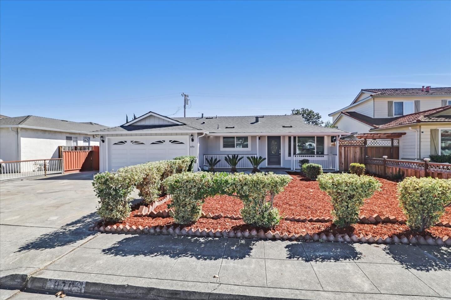 Property Photo:  870 Nieves Street  CA 95035 