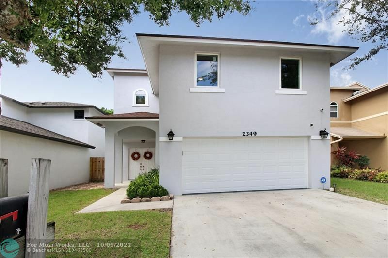 Property Photo: 2349 NW 34th Rd FL 33066