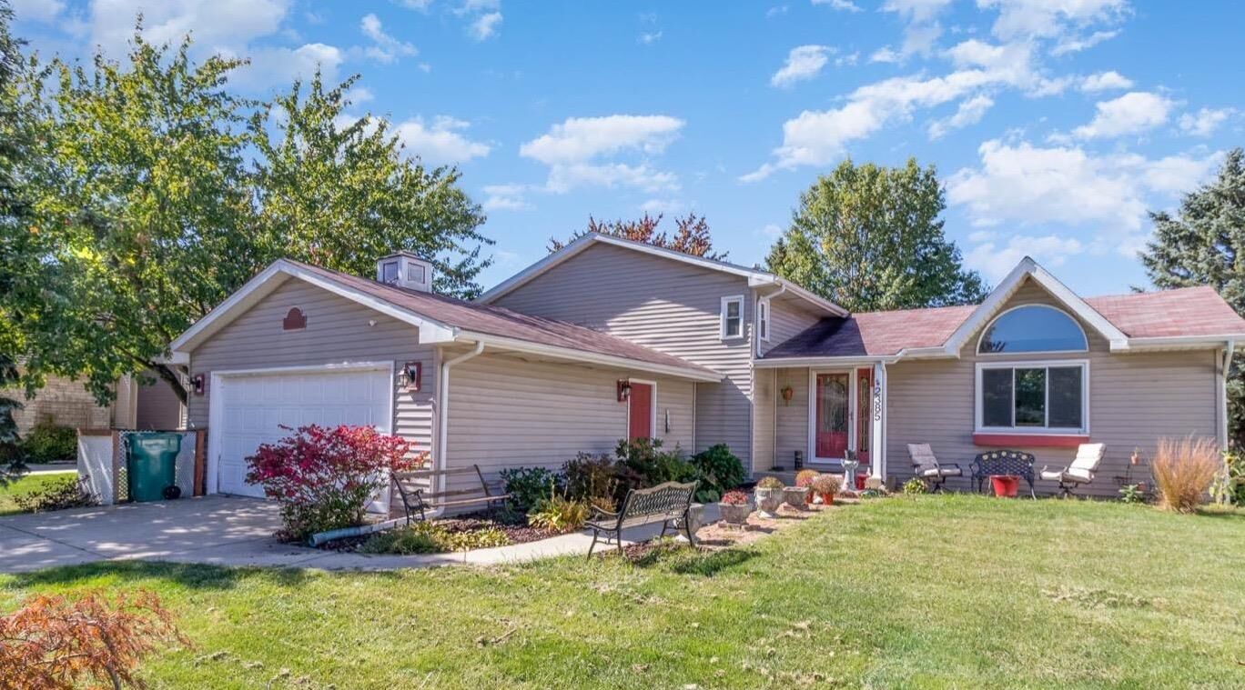 Property Photo:  2385 Four Seasons Parkway  IN 46307 