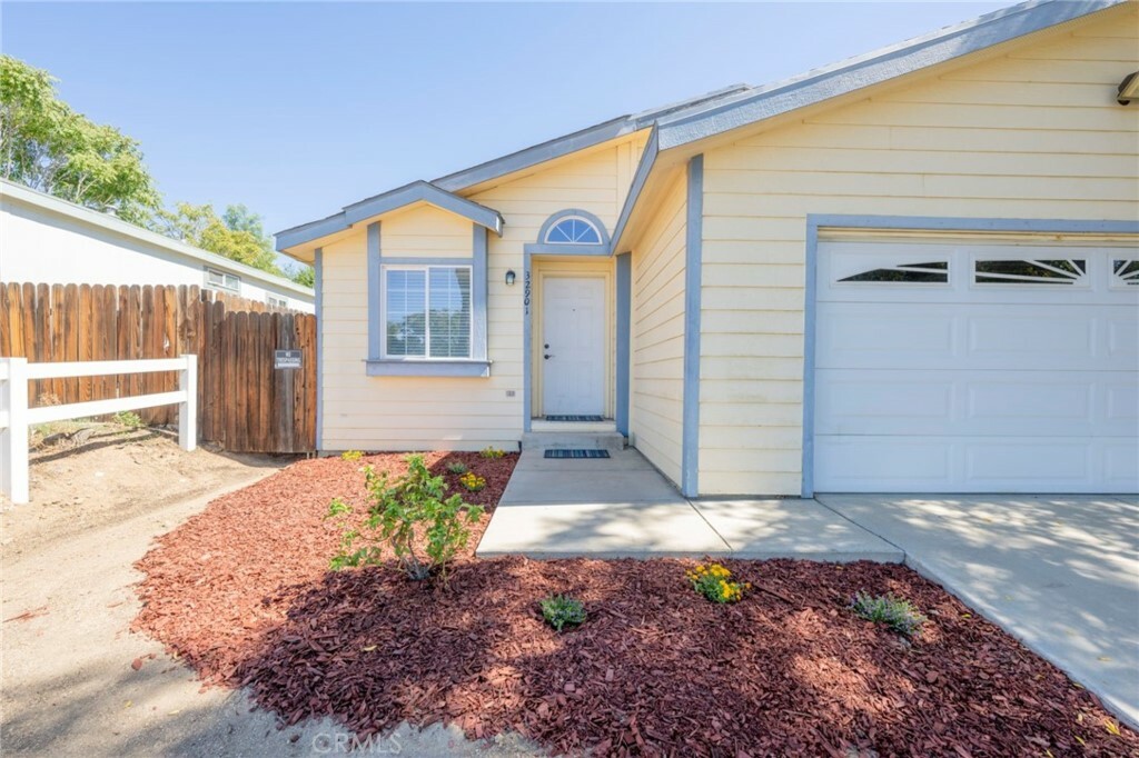 Property Photo:  32901 Crescent Avenue  CA 92530 