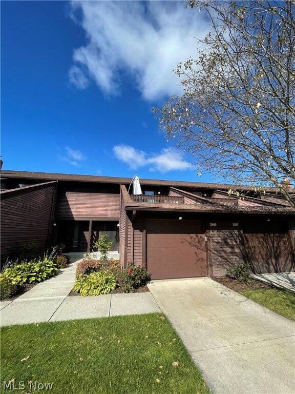 Property Photo:  32469 Jefferson Drive 4  OH 44139 