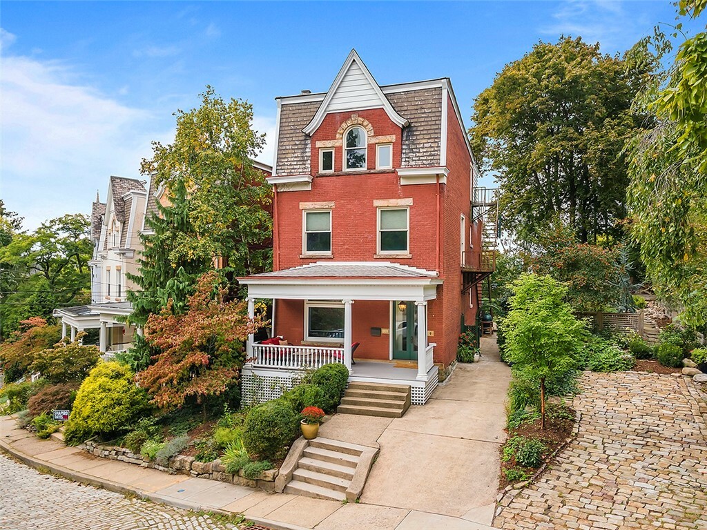 Property Photo:  1035 Murray Hill Ave  PA 15217 