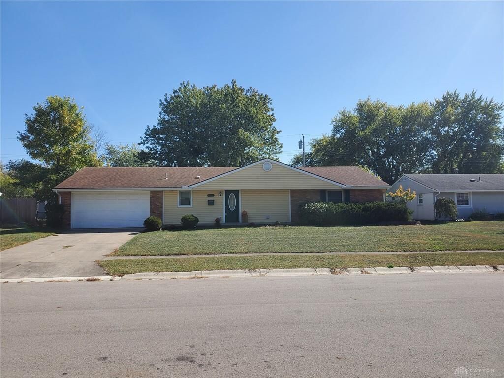 Property Photo: 6664 Templehurst Place OH 45322