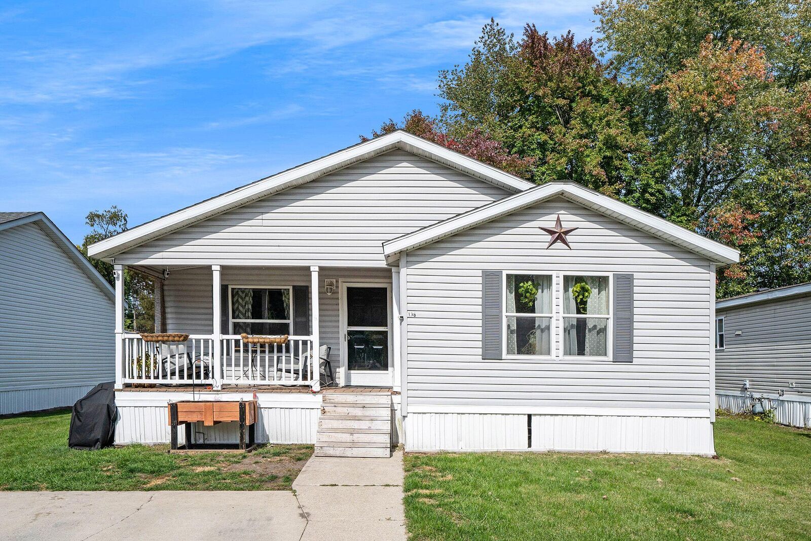 Property Photo:  2006 Ontario Road  MI 49120 