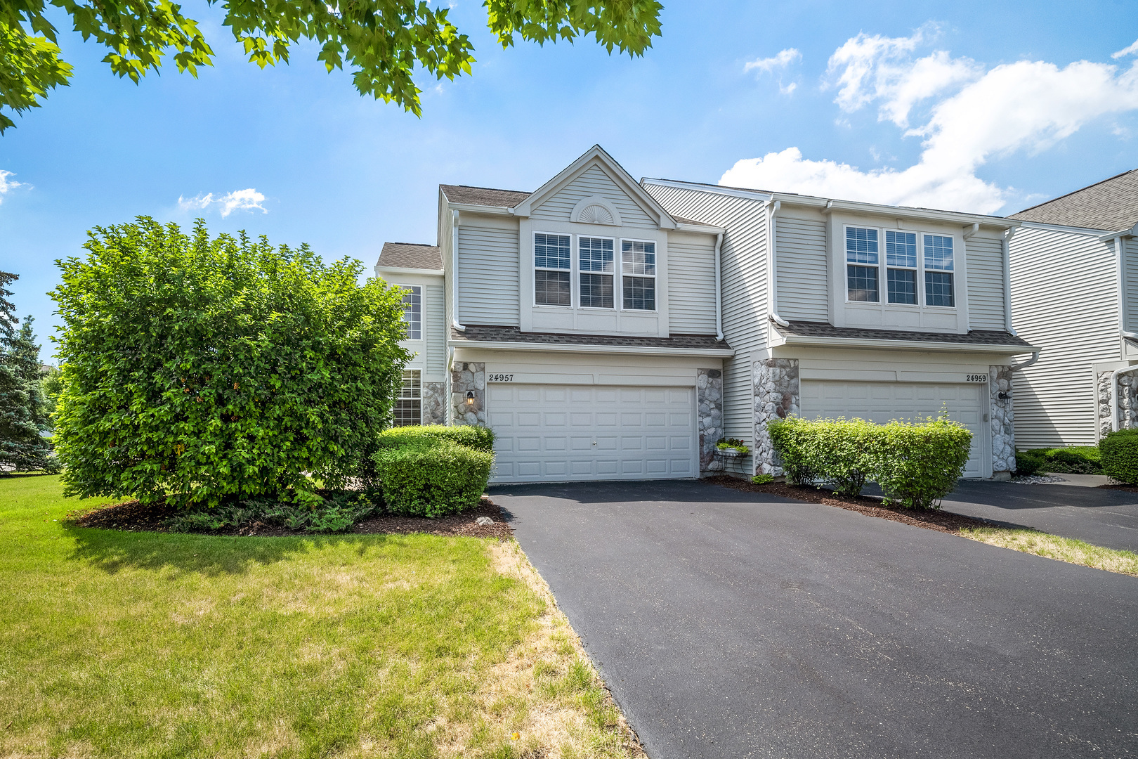 Property Photo:  24957 Gates Lane  IL 60585 