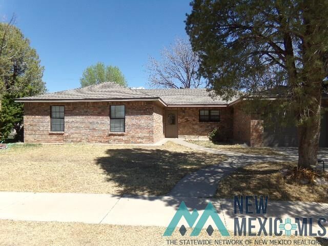 Property Photo: 2008 W Clayton Avenue NM 88210