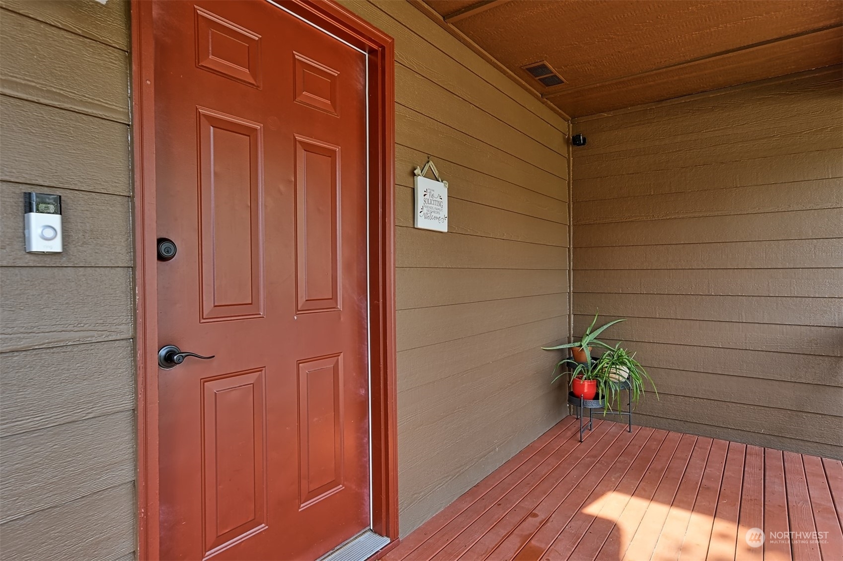 Property Photo:  706 N Indiana Avenue  WA 98252 