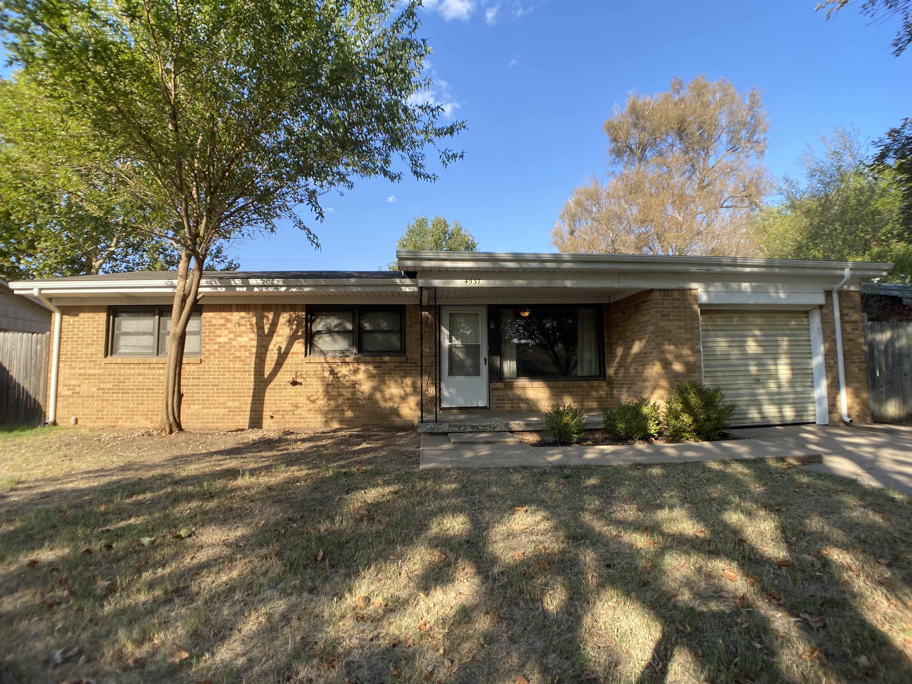 Property Photo:  4537 S Dodge Ave  KS 67217 