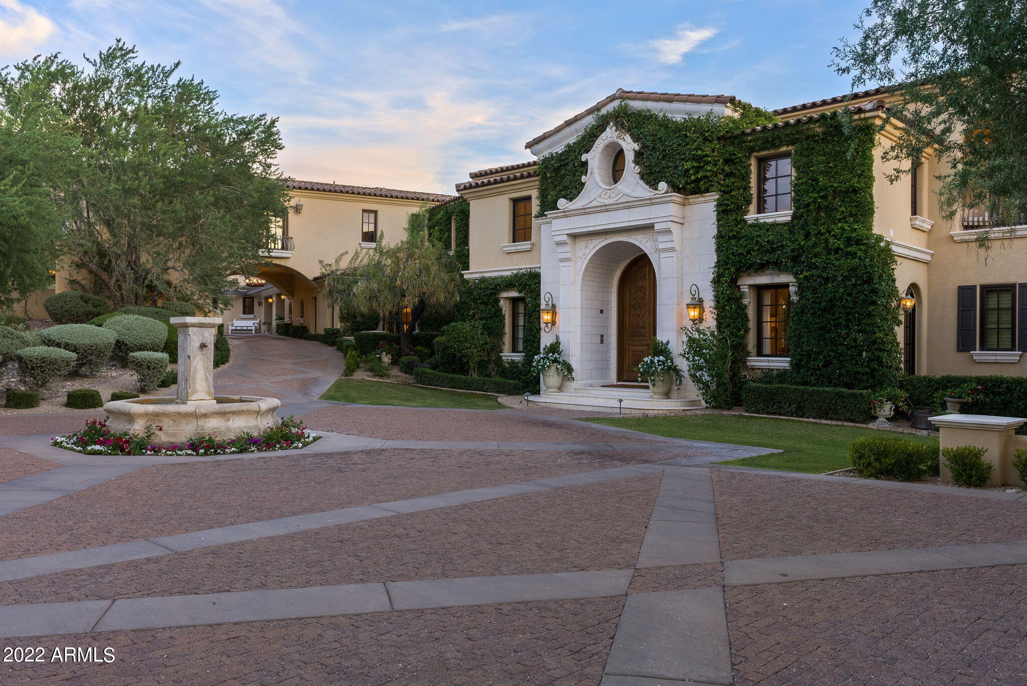 Property Photo: 10947 E Wingspan Way AZ 85255