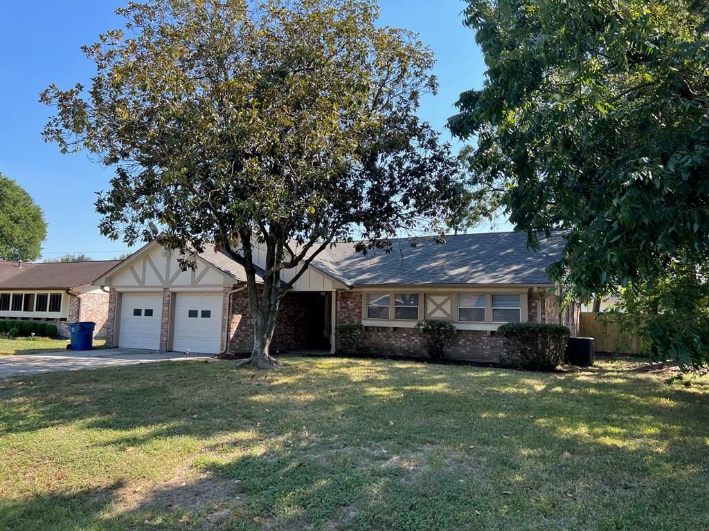 Property Photo:  12923 Foxburo Drive  TX 77065 