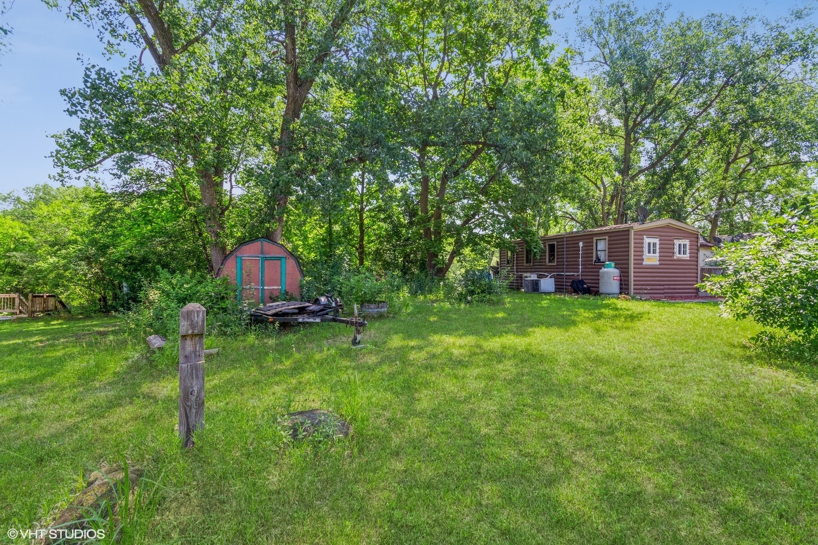 Property Photo:  13 Lakeshore Drive  IL 60481 