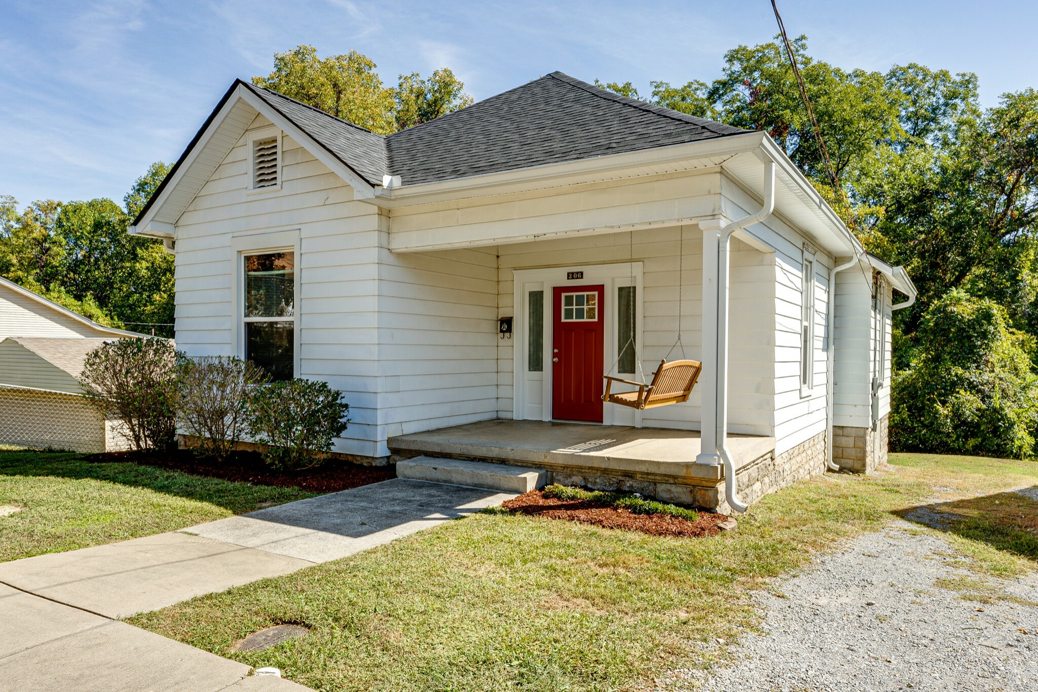 Property Photo:  306 Willow St N  TN 37172 