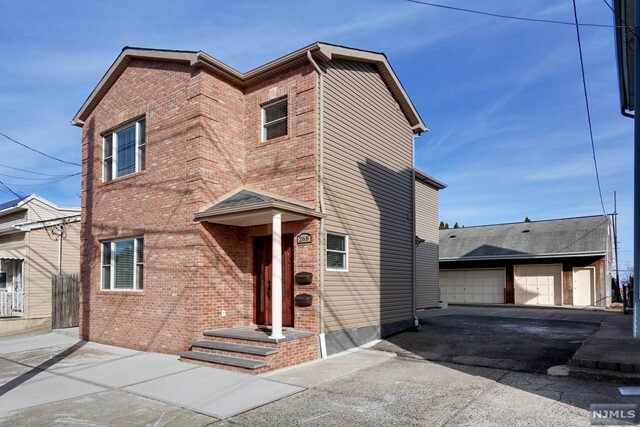 Property Photo:  268 Westervelt Place 1  NJ 07644 