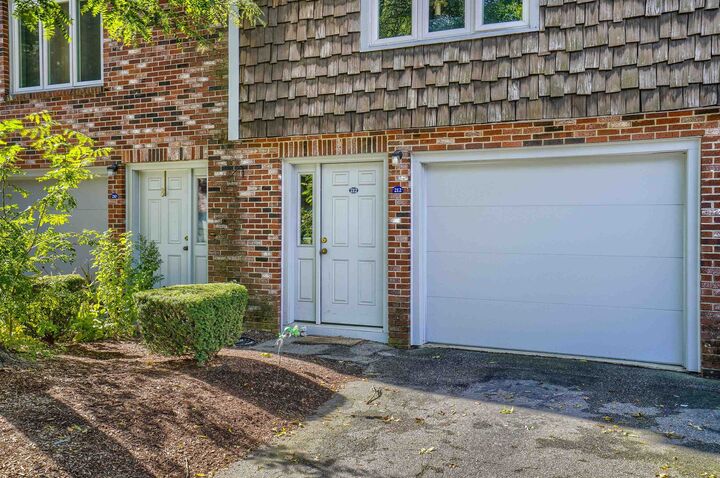 Property Photo: 212 Valley West Way NH 03102