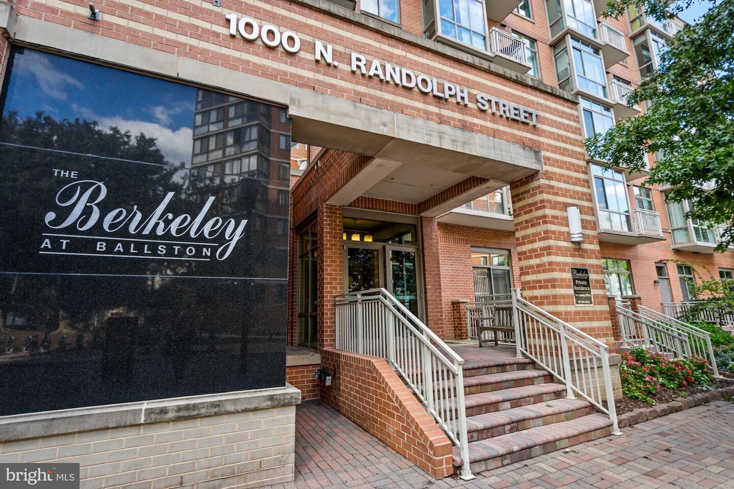 Property Photo:  1000 N Randolph Street 201  VA 22201 
