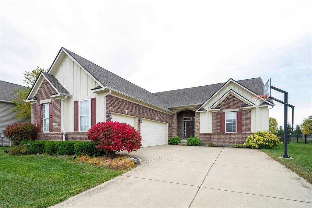 Property Photo: 1201 Lucca Drive IN 46143