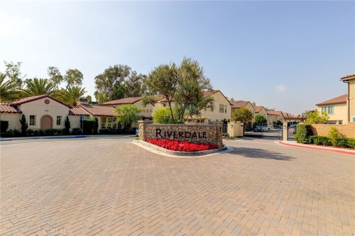 Property Photo: 256 W Ridgewood CA 90805