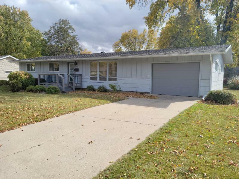 Property Photo:  780 3rd Street SW  MN 56097 