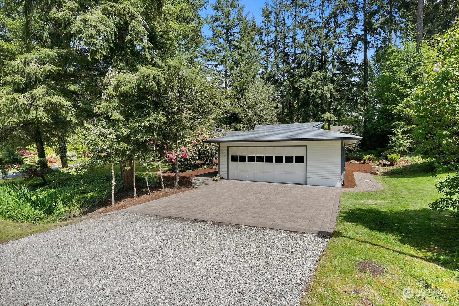 Property Photo:  1602 216th Avenue SE  WA 98075 