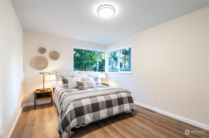 Property Photo:  750 N 204th Street  WA 98133 