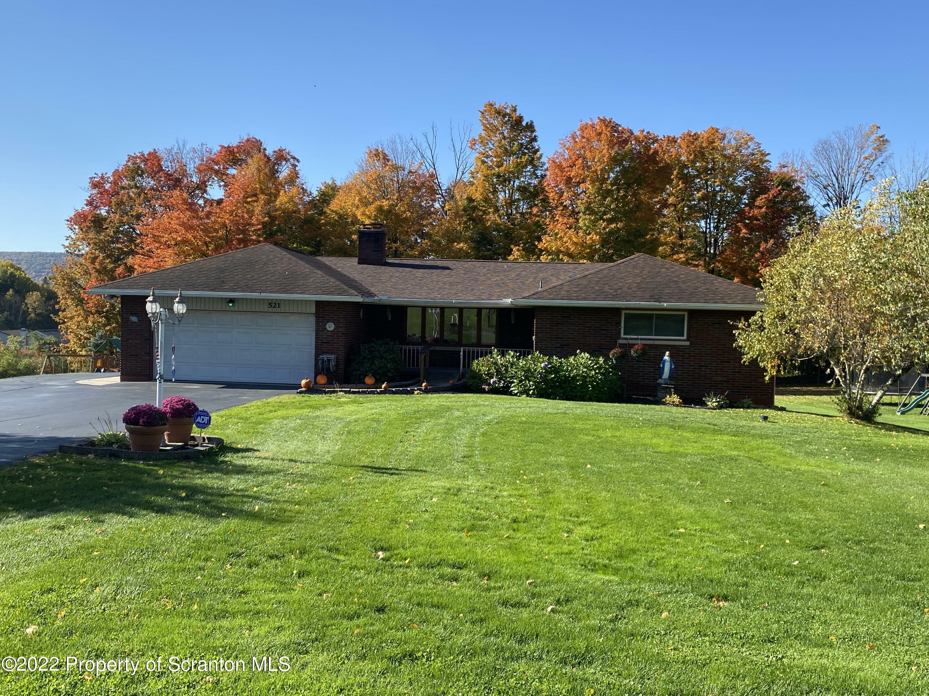 Property Photo:  521 Hilltop Lane  PA 18411 