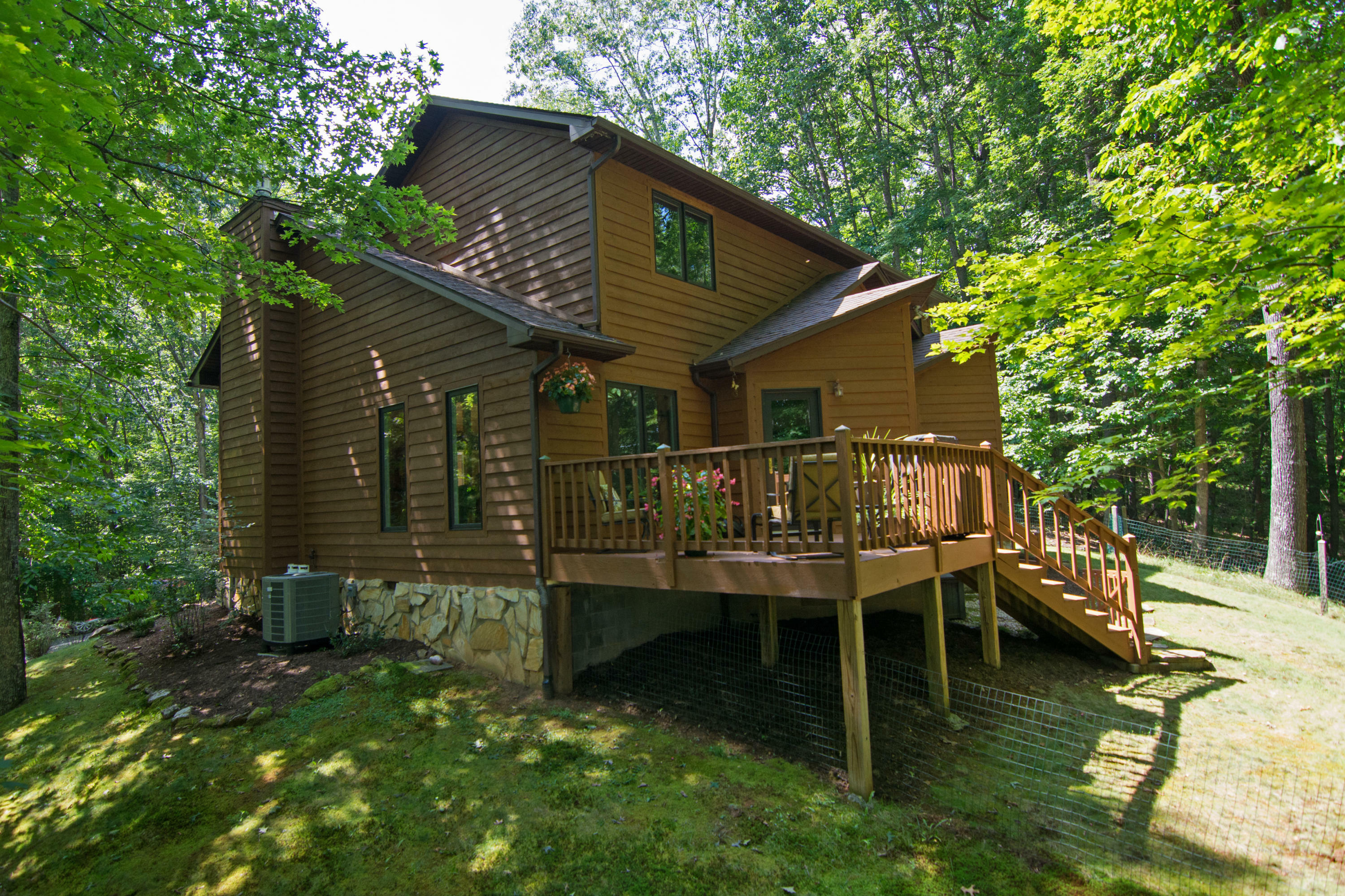 Property Photo:  299 Whitestone Run  WV 24901 