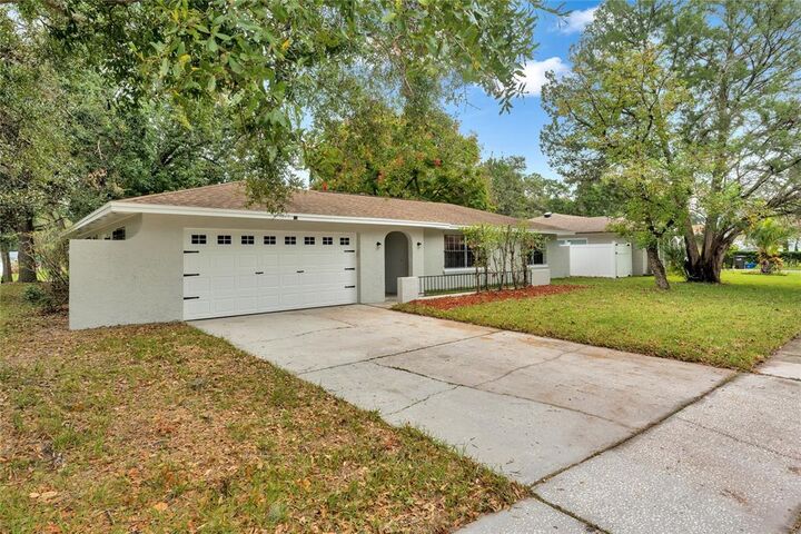 Property Photo:  627 Willowwood Court  FL 32714 