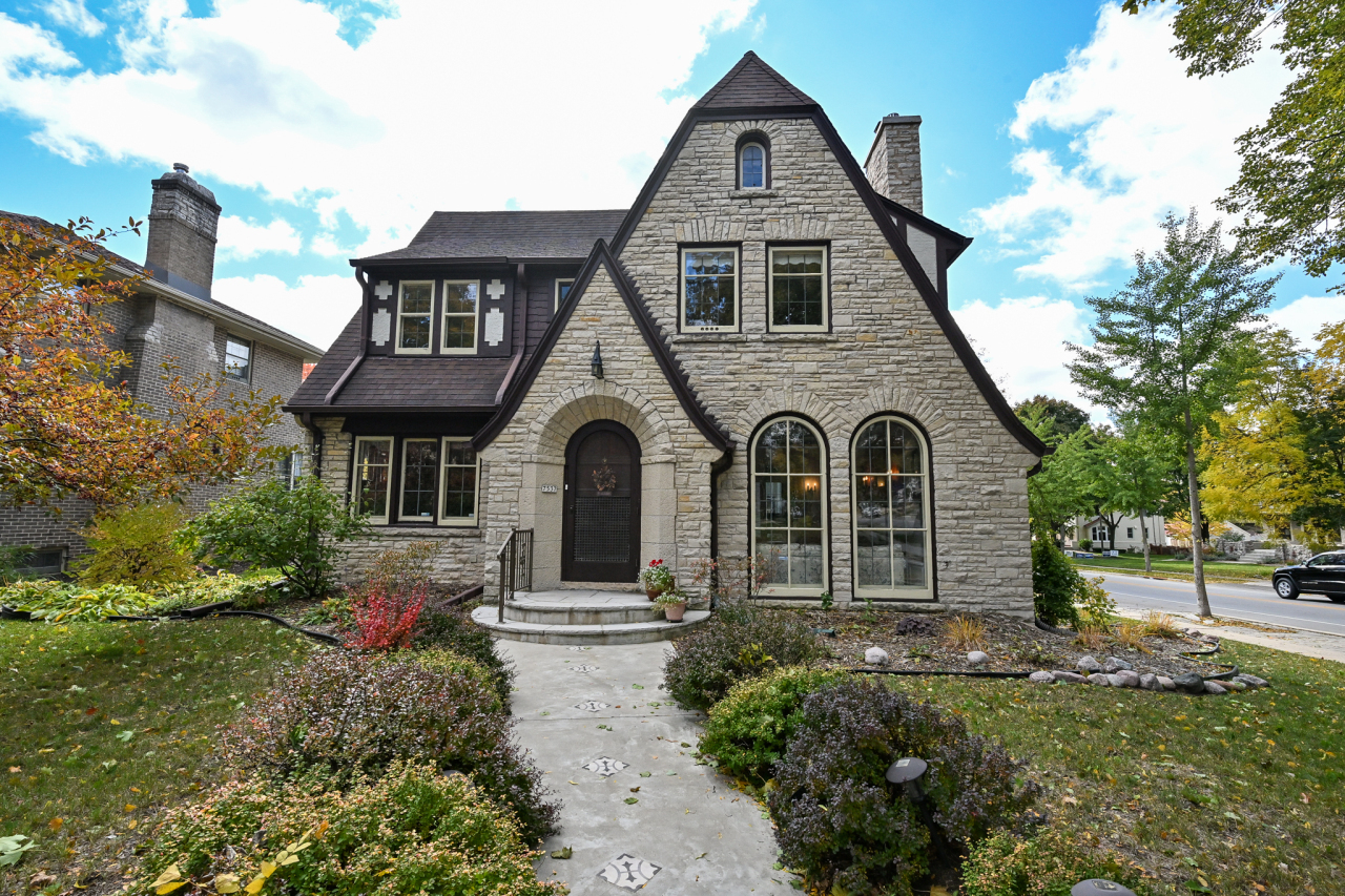 7537 Kenwood Ave  Wauwatosa WI 53213 photo