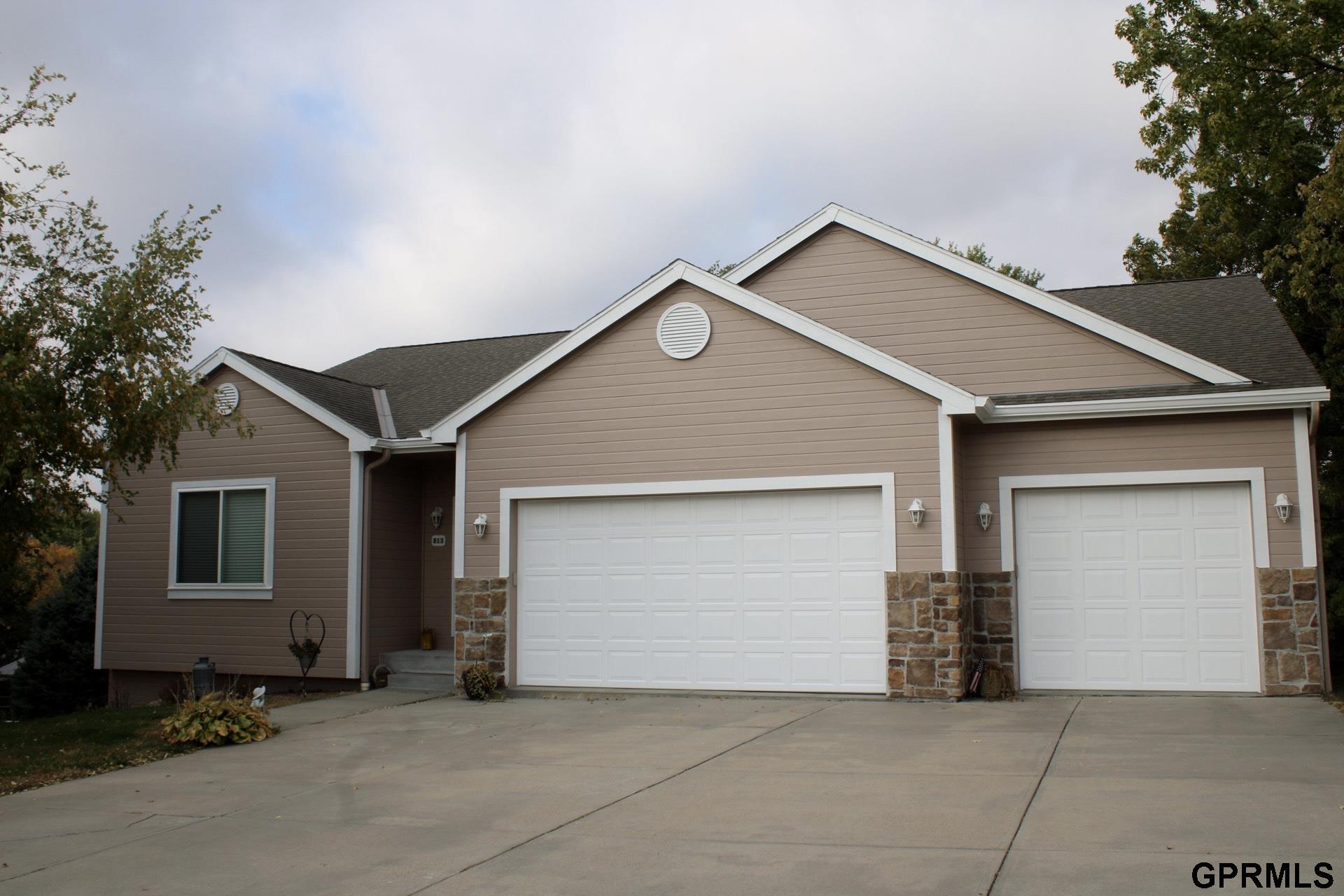 Property Photo:  813 3rd  IA 51559 