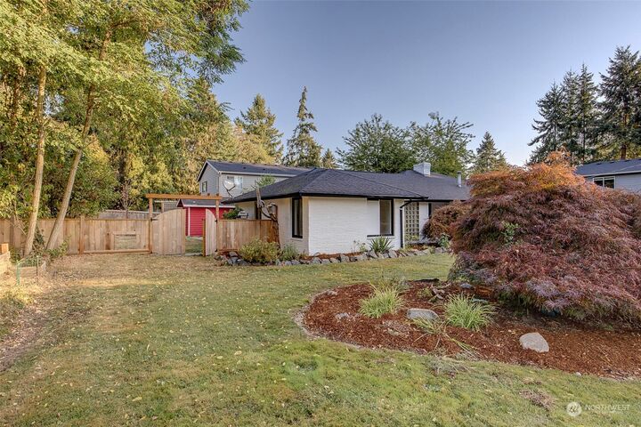 Property Photo:  5020 NE 187th Street  WA 98155 