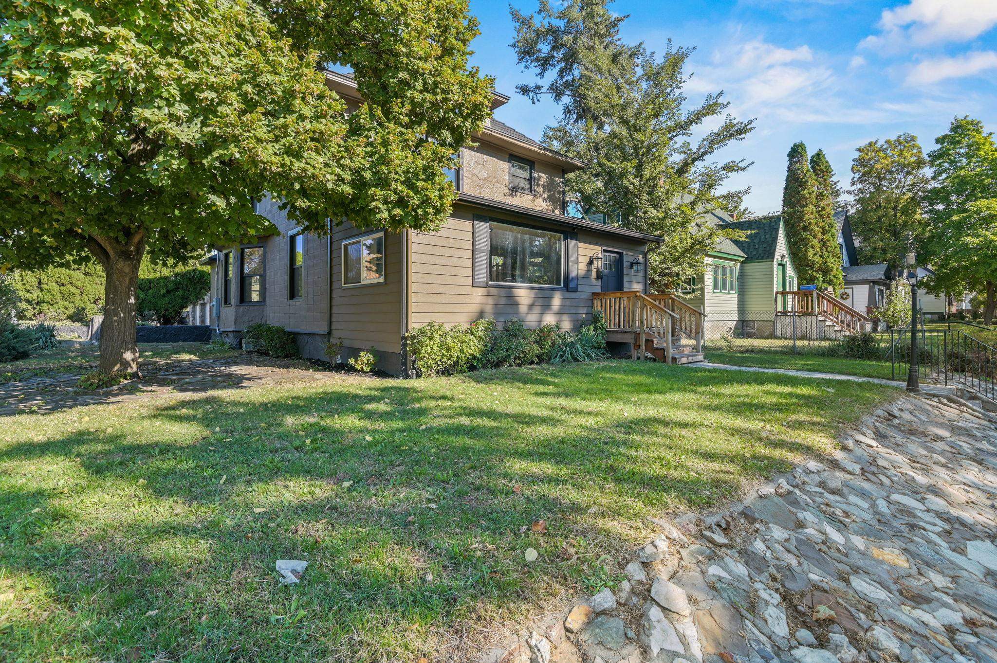 Property Photo:  730 W Chelan Ave  WA 99205 