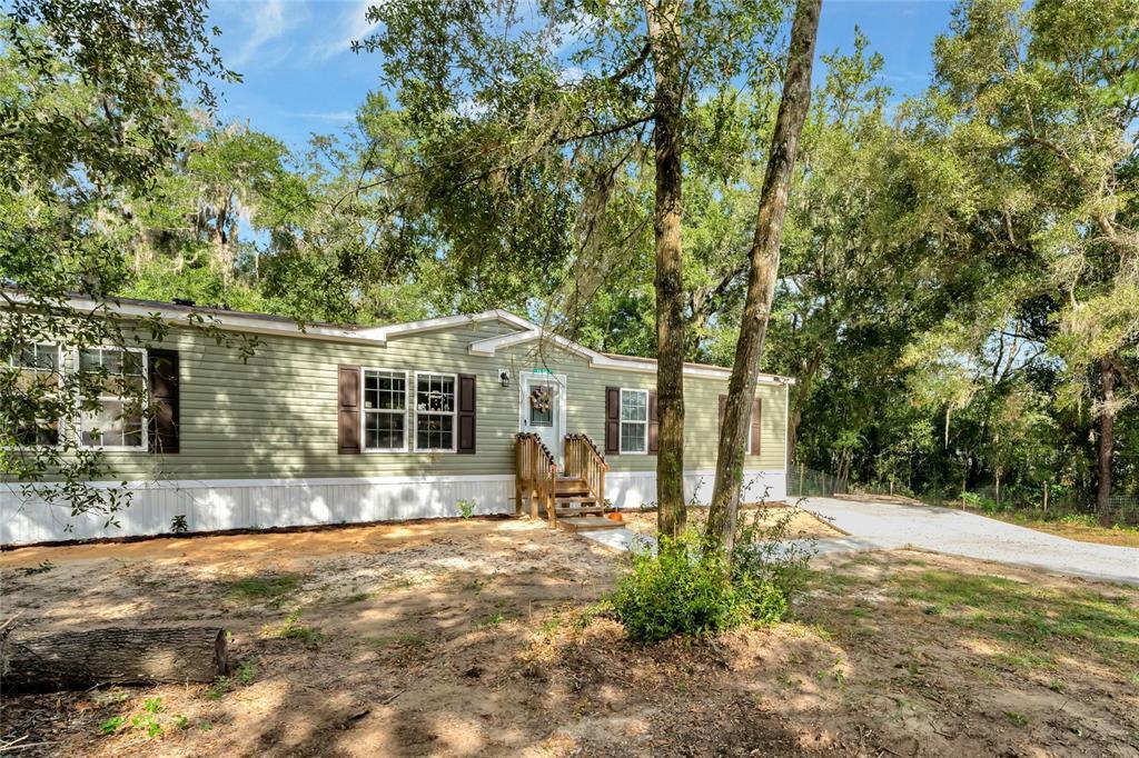 Property Photo: 25045 County Road 42 FL 32767