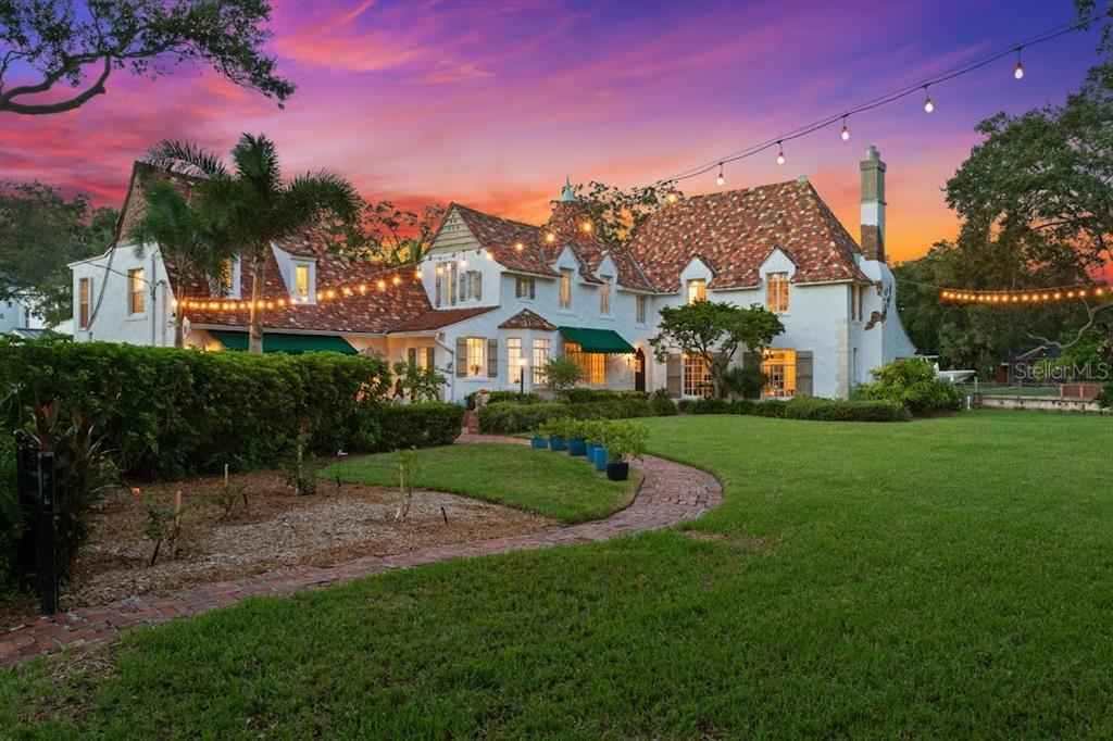 Property Photo: 10 Ladoga Avenue FL 33606