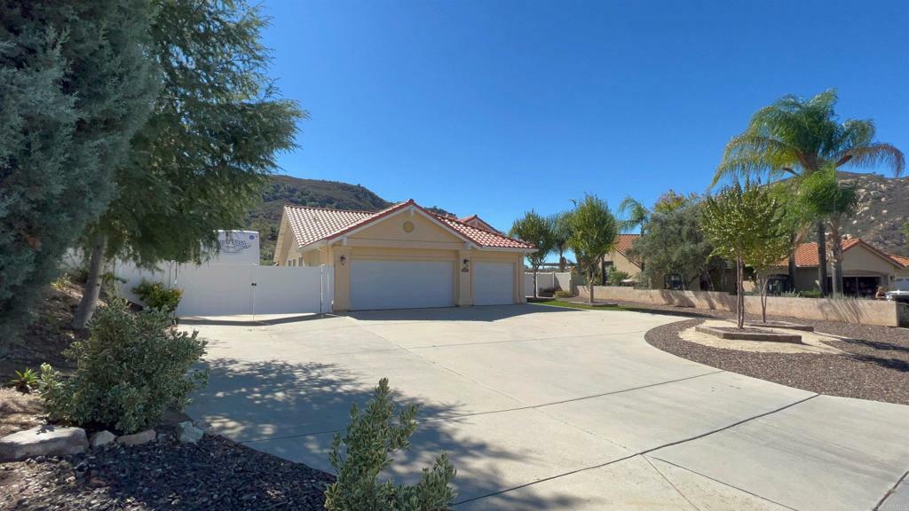 8873 Chestnut Roan Way  Alpine CA 91901 photo