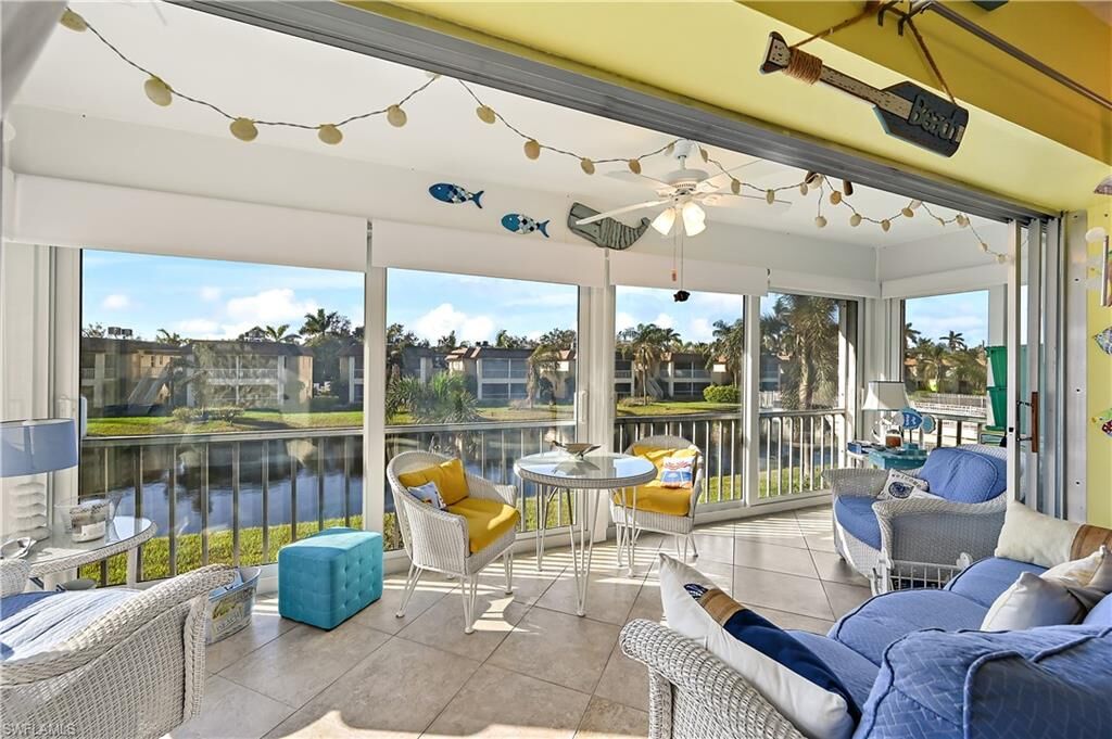 Property Photo: 1155 Sandpiper St E4 FL 34102