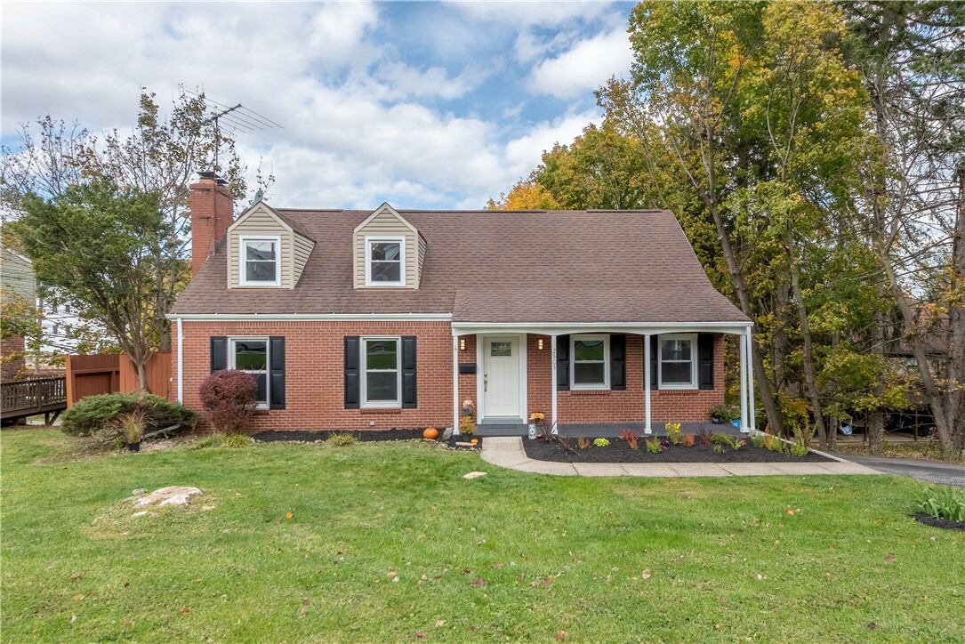 Property Photo:  2505 Highland Circle  PA 15102 