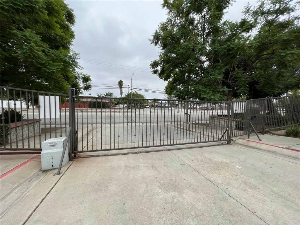 Property Photo:  901 W Arrow 1  CA 91711 