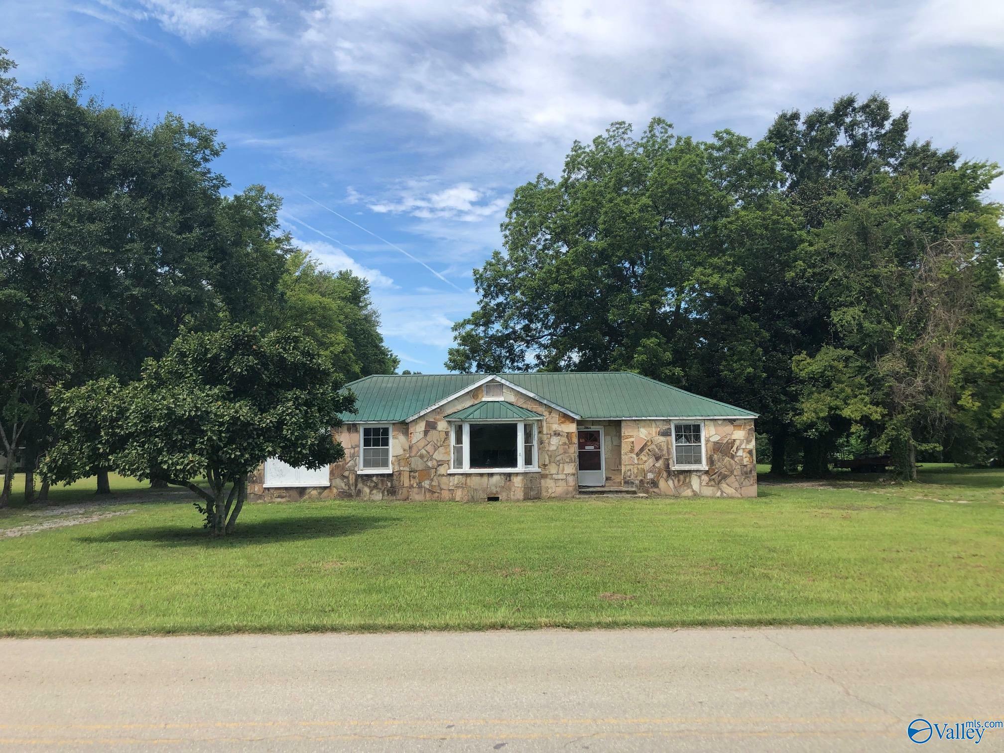 Property Photo: 2964 Old Hwy 431 AL 35763
