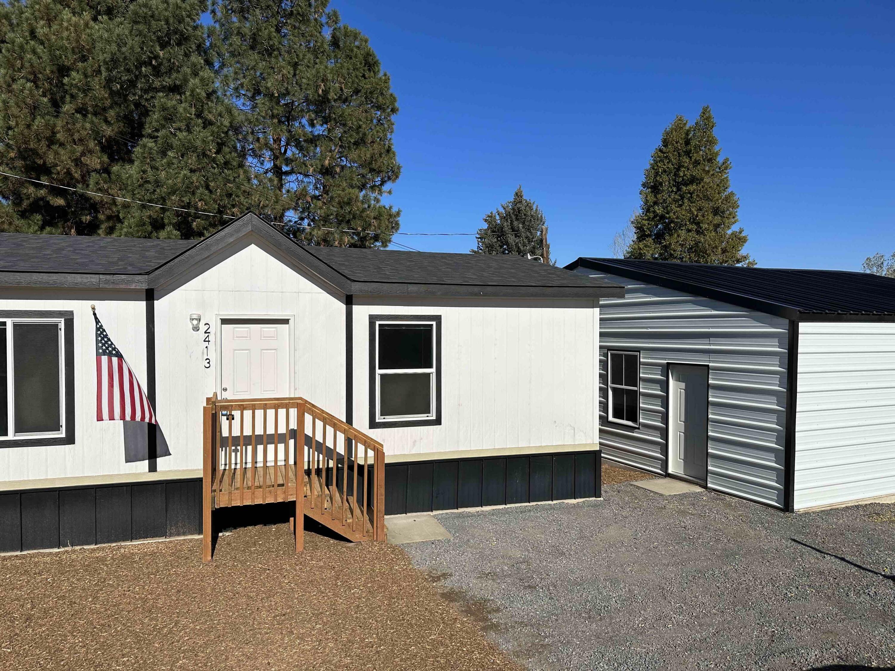 Property Photo:  2413 SW 26th Street  OR 97756 