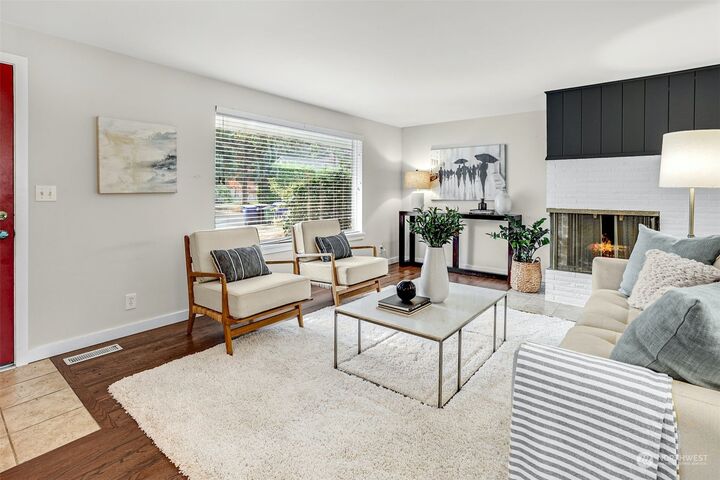 Property Photo: 3842 NE 89th Street WA 98115