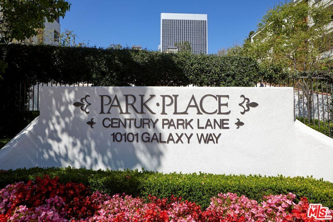 Property Photo: 2131 Century Park Ln 204 CA 90067