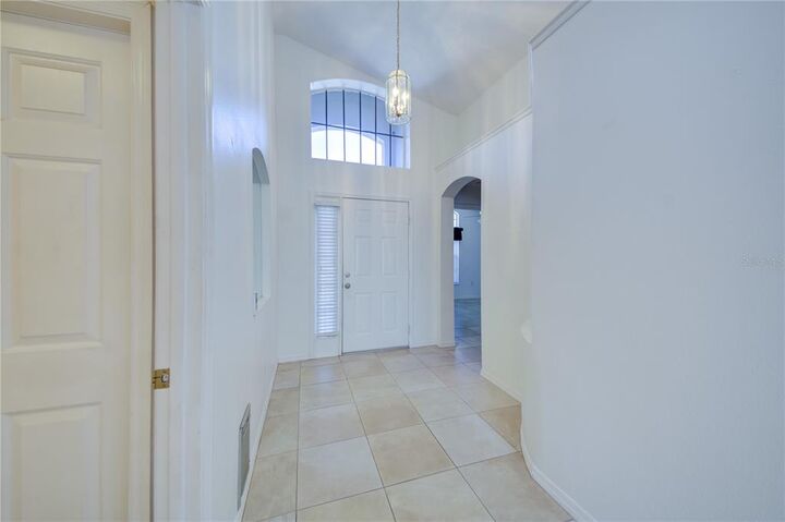 Property Photo: 2605 Clareside Drive FL 33596