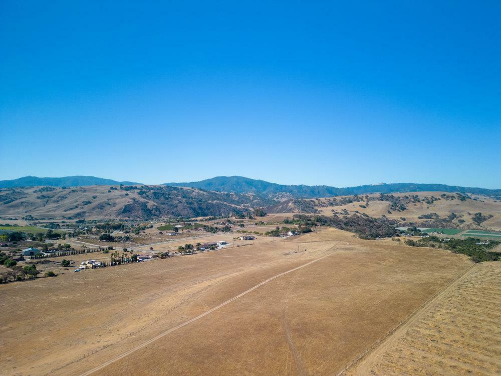 5630 Airline Highway  Hollister CA 95023 photo