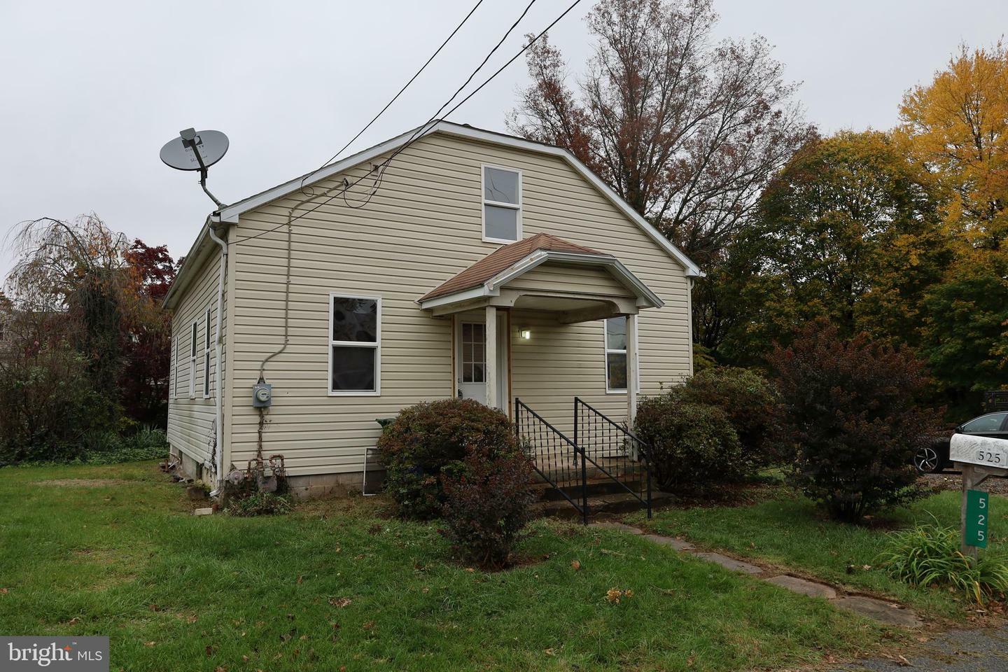 Property Photo:  525 Fairfax Road  PA 17404 