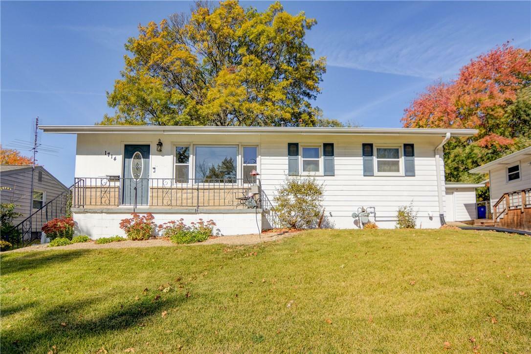 Property Photo:  1714 Foster Avenue  IL 62526 