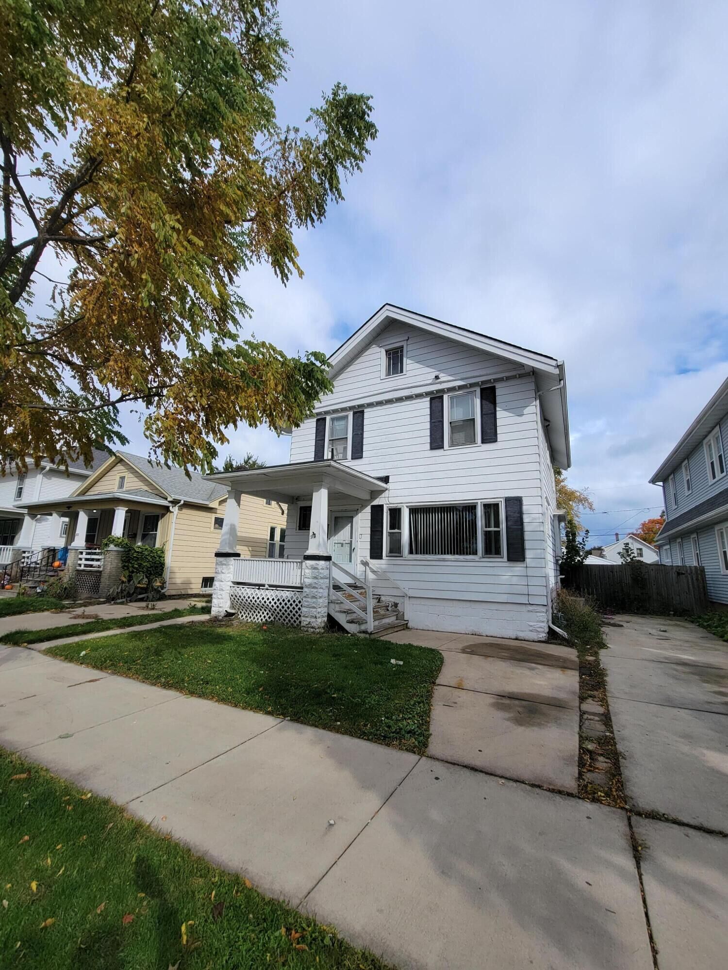 Property Photo:  1021 Arthur Ave  WI 53405 